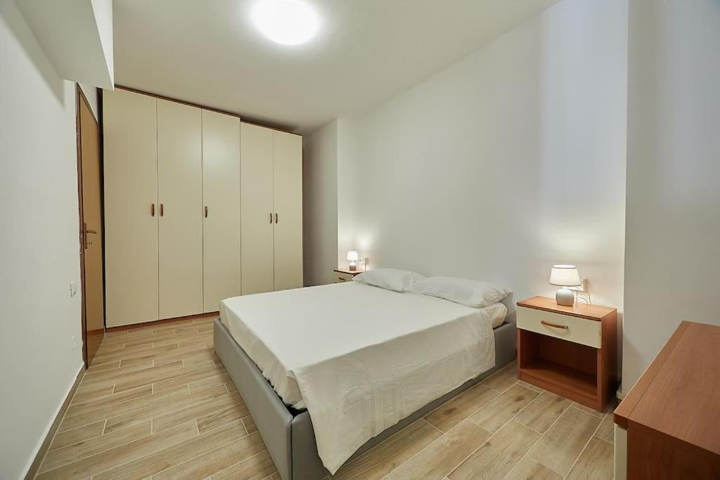 Апартаменти Flat Number 8 Мілан Екстер'єр фото
